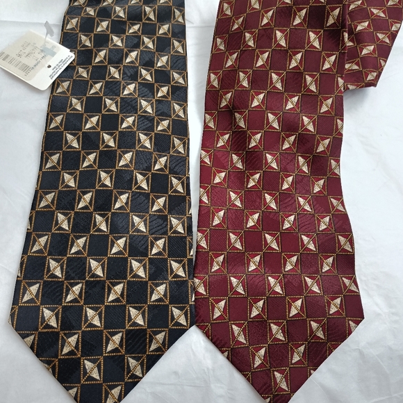 Vtg Two Valentino luxury new display ties - Picture 8 of 8